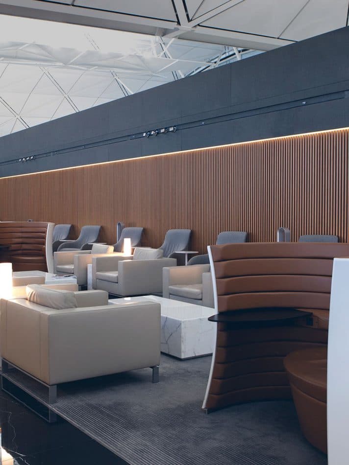 Lufthansa Lounge mit gesteuerter Beleuchtung