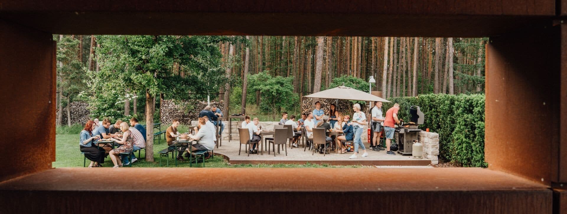 Employees outdoors on the company grounds: contact for sustainability