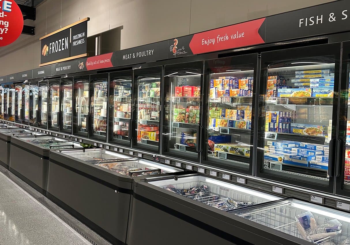 Refrigerated retail aisles supplied by a Mangelberger distribution board